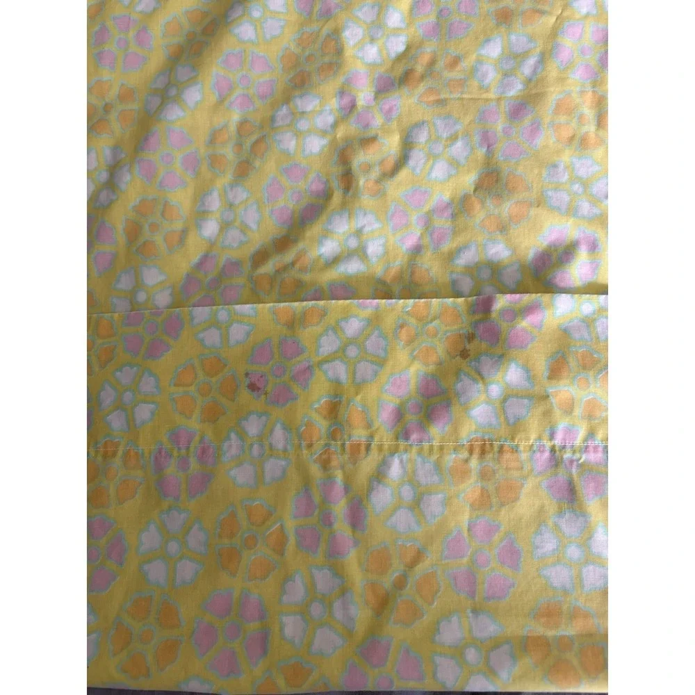 JP Stevens 42x 36‎ X2 Flower Power Standard Pillow Case Yellow Groovy 70s